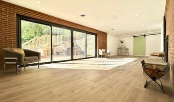 17821 POND Rd, Ashton, MD 20861