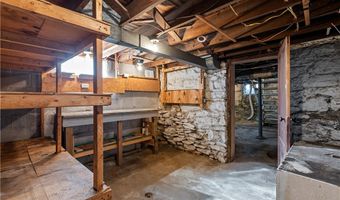 220 Locust Ave, Clairton, PA 15025