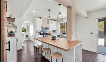 14204 Tehachapi Rd, Apple Valley, CA 92307