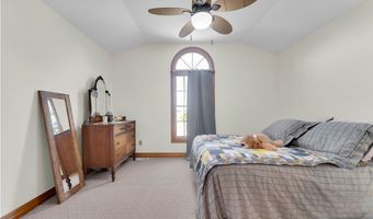 9903 Vermilion Rd, Amherst, OH 44001