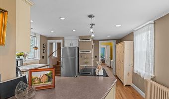 671 County Rd, Barrington, RI 02806