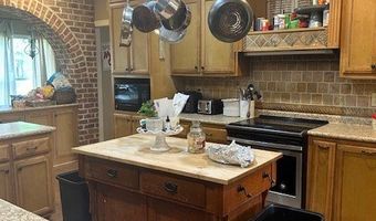 103 Redbud Dr, Batesville, MS 38606