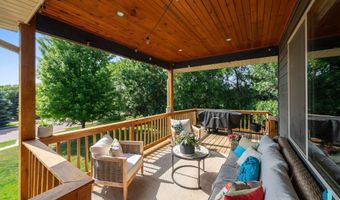 212 N Fairway Dr, Brandon, SD 57005