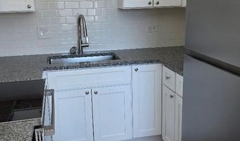 5 Arrowhead Dr 48, Algonquin, IL 60102