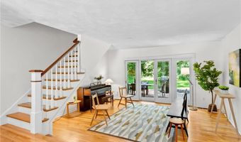 6 North Ln, Barrington, RI 02806