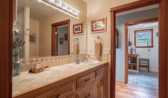307 Hillcrest St, Ashland, OR 97520