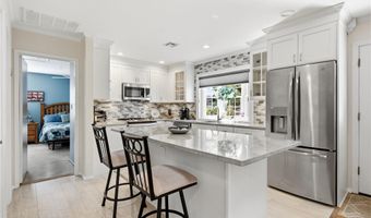 66 Harbor N, Amityville, NY 11701