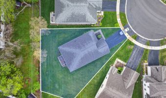 777 W Fairway Dr, Addison, IL 60101