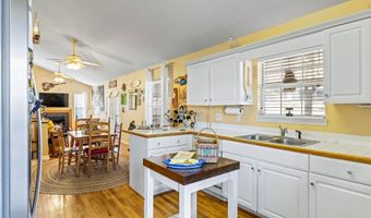 197 Maple Ridge Rd, Alexander City, AL 35010