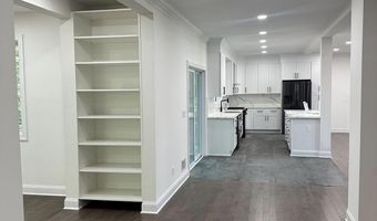 58 Fish Hawk Dr, Middletown, NJ 07748