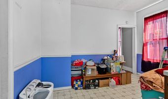 3 Young Ave, Amsterdam, NY 12010