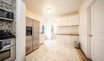 57 Gould St, Newport, RI 02840