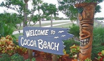 13 Harbor Cir, Cocoa Beach, FL 32931