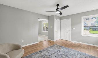 215 25th Ave SW, Altoona, IA 50009