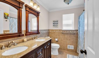 34 Marlin Ct, Bayville, NJ 08721