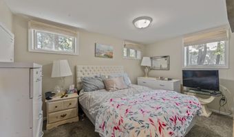 26 Warren Dr, Aberdeen, NJ 07747