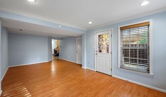 8245 LAMBERTS Ln, Alexandria, VA 22309