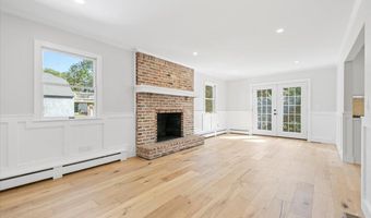 94 Carman Pl, Amityville, NY 11701