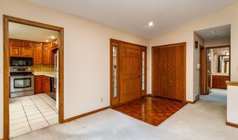 2116 Ironwood Ct, Ames, IA 50014