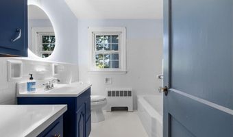 86 Bretton Woods Dr, Cranston, RI 02920