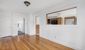 52 Pleasant View Rd, Warwick, RI 02888
