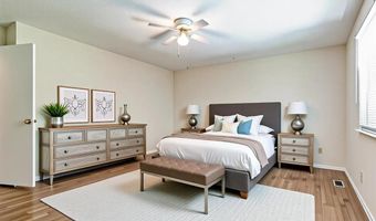 501 Clayworth Dr, Ballwin, MO 63011