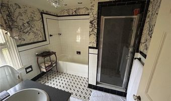 50 Grandview Ave, Lincoln, RI 02865
