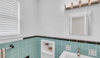 302 Deal Lake Dr 19, Asbury Park, NJ 07712