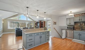 1208 7th St NW, Altoona, IA 50009