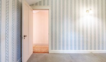 4 Pineway Dr, Auburn, ME 04210
