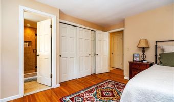 65 Walnut Dr, East Greenwich, RI 02818