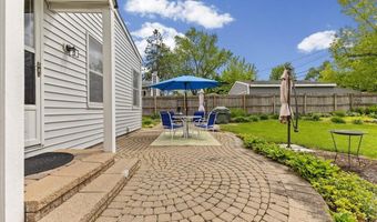 681 Archwood Dr, Ann Arbor, MI 48103