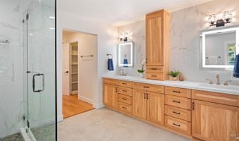 1362 Manzanita Ct, Santa Rosa, CA 95404