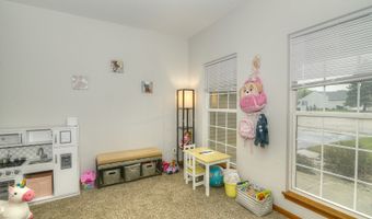 908 Mocking Bird Dr, Antioch, IL 60002