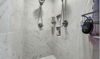 1603 Hickory Holw, Auburn, IN 46706