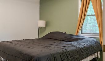 303 N Hudson Ave, Aurora, MO 65605