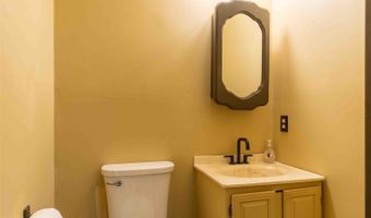 54 New London Dr, Barnstead, NH 03225