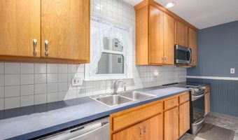 120 W 2ND St, Alburtis, PA 18011