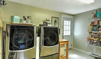 138 Jenckes Hill Rd, Lincoln, RI 02865