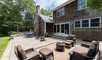 258 Woodridge Dr, North Kingstown, RI 02874