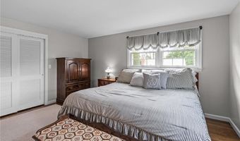 1 Leahy St, East Providence, RI 02916