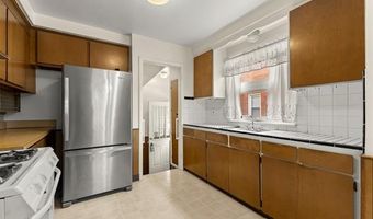 9881 Quandt Ave, Allen Park, MI 48101