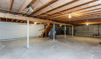 4 Scenery Ln, Johnston, RI 02919