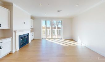 1 Longview Dr 306, Atkinson, NH 03811