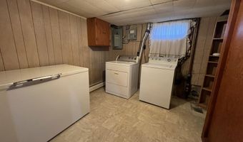 634 S Wells St, Aberdeen, SD 57401