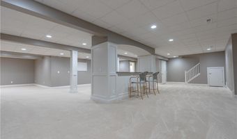 438 Club Dr, Aurora, OH 44202