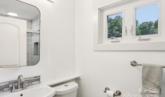 445 Chunns Cove Rd A, Asheville, NC 28805