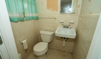 2528 Meadow Rd, Biloxi, MS 39531
