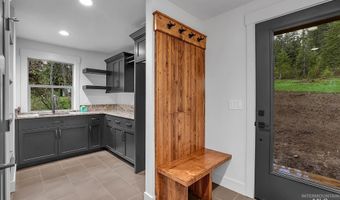 1 Caribou Pkwy, Cascade, ID 83611