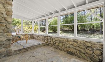 67 Obtuse Hill Rd, Brookfield, CT 06804